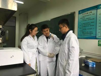 凝心聚力筑堡壘 奮楫爭先創一流——我校材料科學技術黨支部入選全國高校黨建工作樣板支部